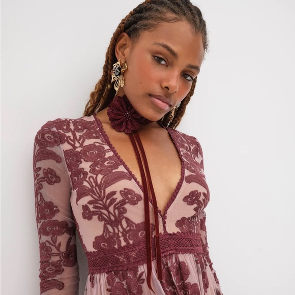 For Love and Lemons Kate Flower Earrings - Picture 10 of 12